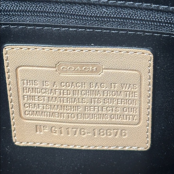 COACH POPPY Signature quilted tote bag (EUC) - Picture 10 of 14